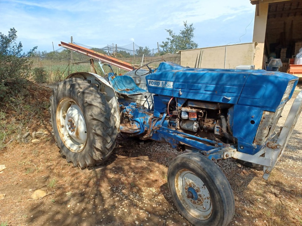 FORD 3000 (1)