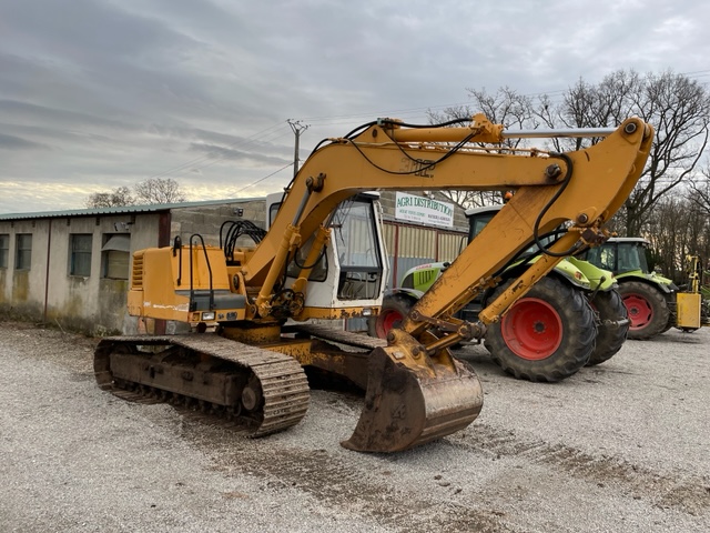 LIEBHERR R312 (1)