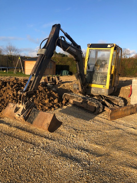 VOLVO EC 25 (1)